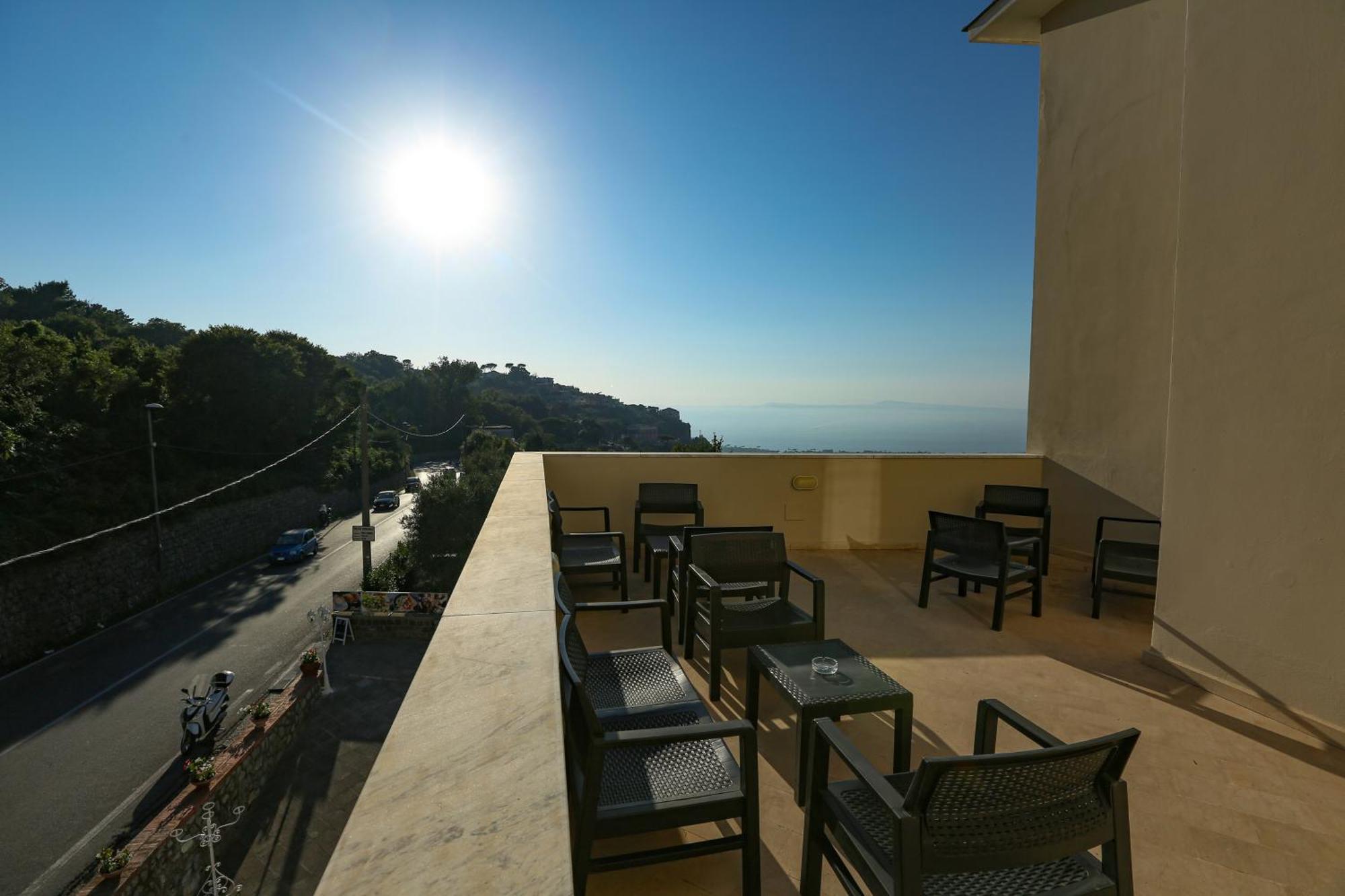 Hotel Royal Hills Piano di Sorrento Exterior photo